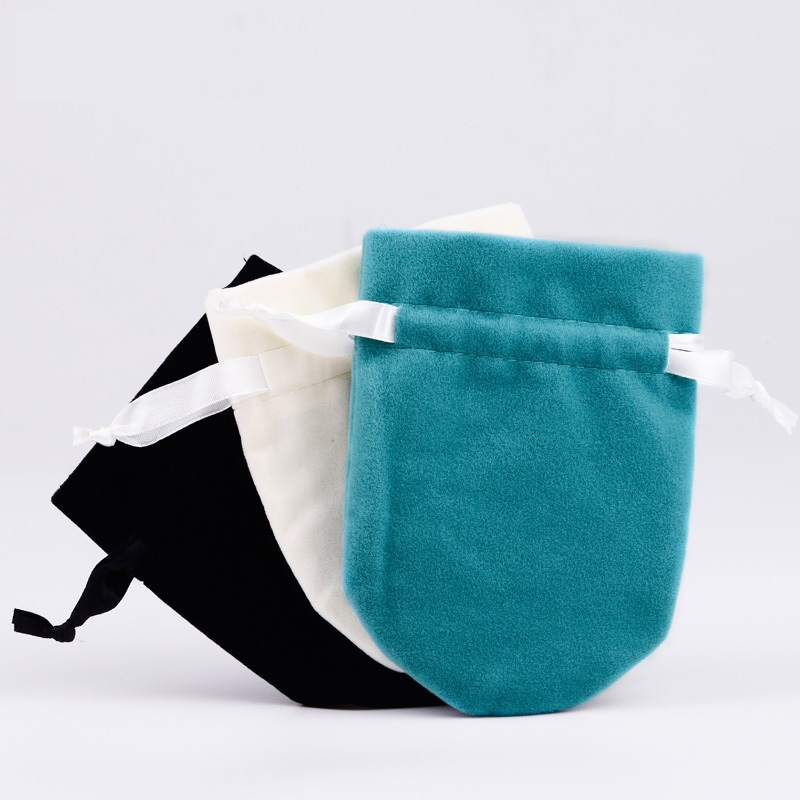 D011 velvet pouches